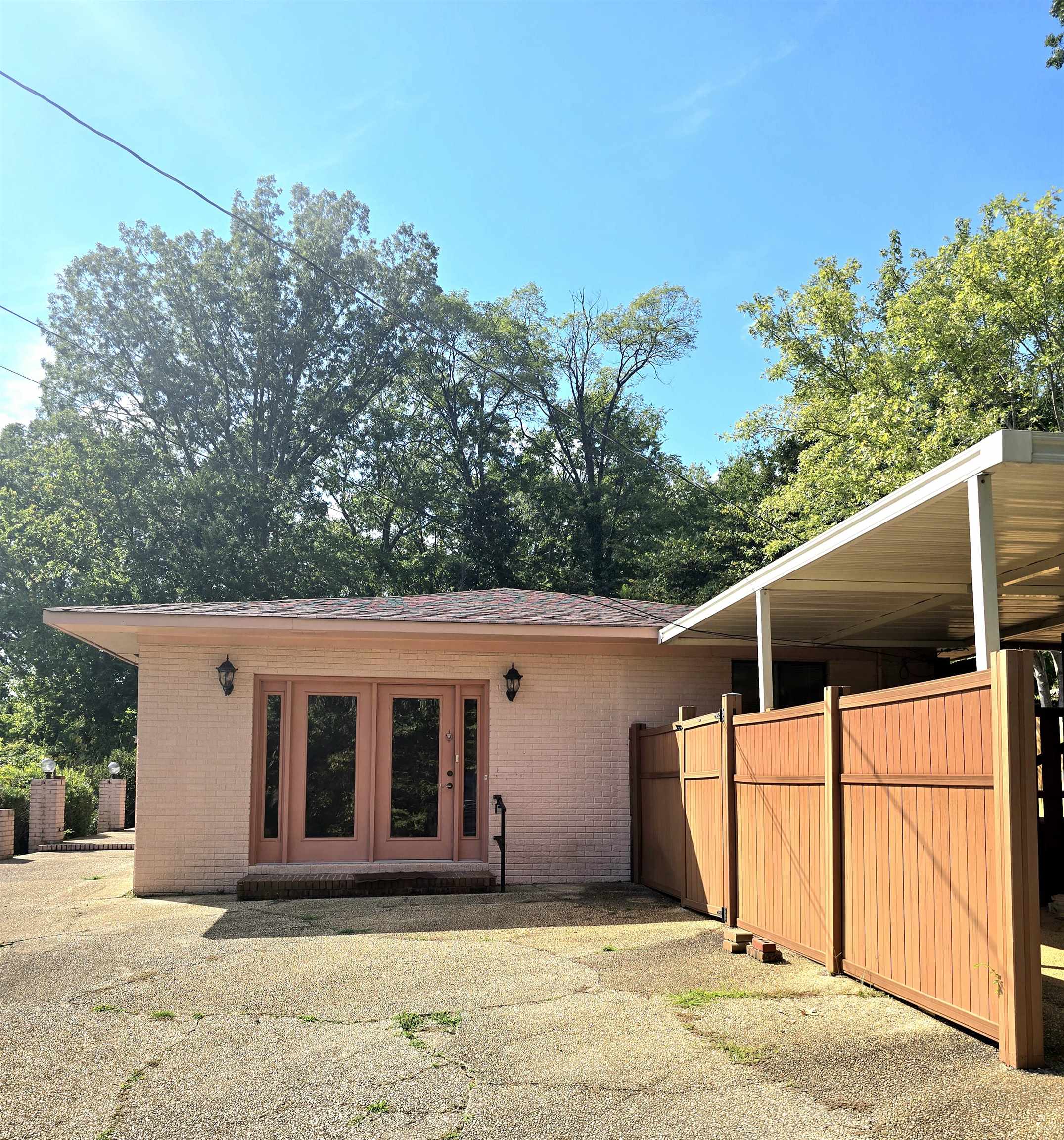 145 Forest Dr